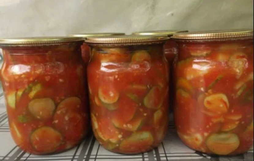 ogurcy-v-pomidorah-1-8245273