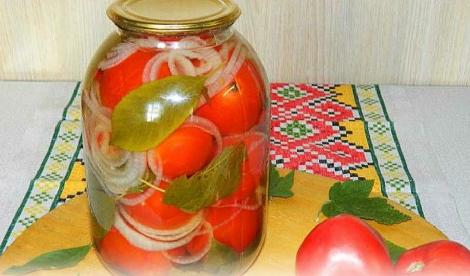 pomidory-s-lukom-v-sladkom-marinade-9673570
