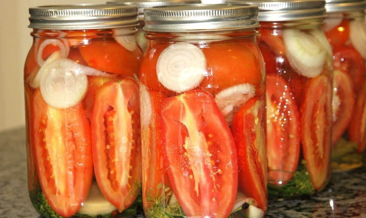 pomidory-v-zhele-obaldennye-v-litrovyh-bankah-5445141